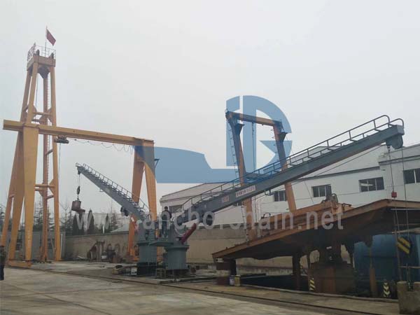 Grue de tuyau de cargaison électro-hydraulique