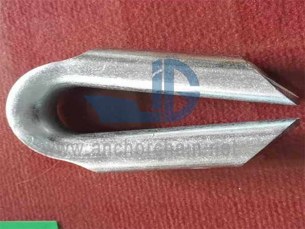 Cosse de tube avec gousset de type inclinable